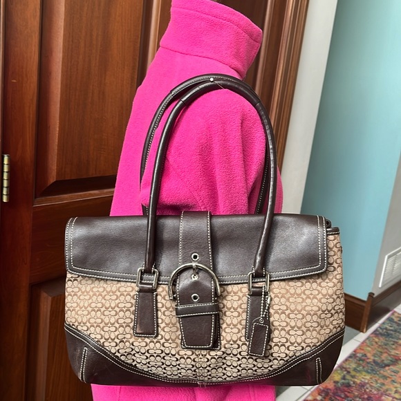 Coach Soho Legacy Signature small C’s Jacquard / dark brown leather buckle front - Picture 1 of 17